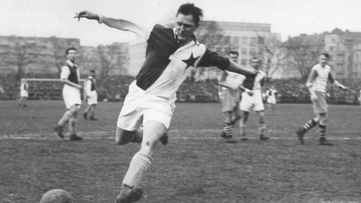 Josef Bican là ai hay câu chuyện về siêu sao bóng đá bị lãng quên?